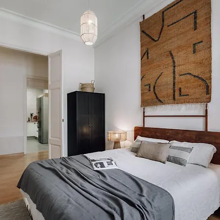 Vico - 4 Bedrooms And Office In Eixample Dreta شقة